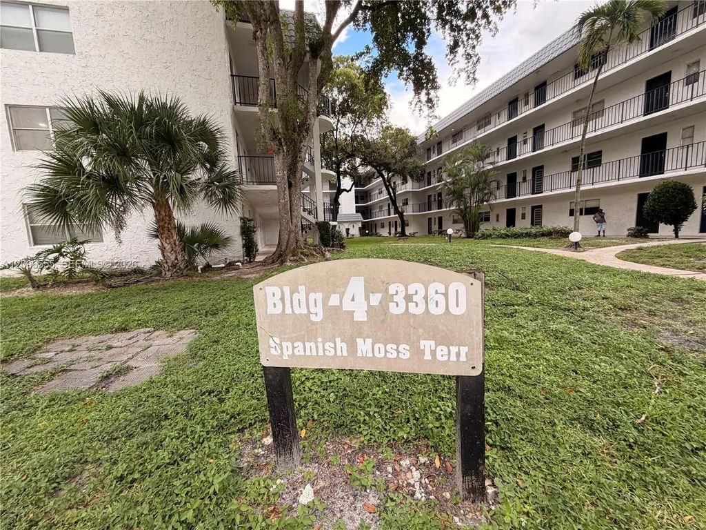 3360 Spanish Moss Terrace #110, Lauderhill