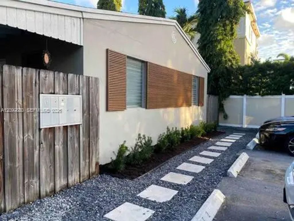 618 Ne 8th Avenue #1-5, Fort Lauderdale
