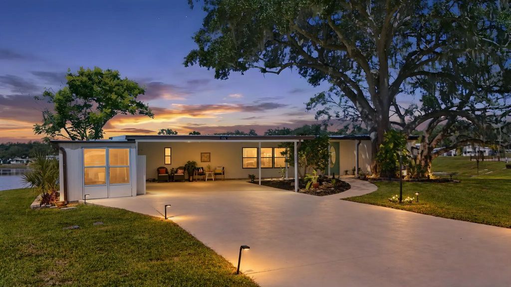 115 Willow Way, Lady Lake