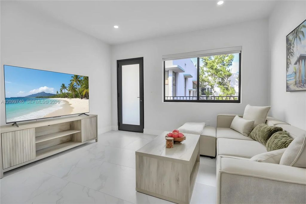 944 Jefferson Avenue #15, Miami Beach