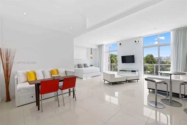 2 of 34 - 2001 Meridian Avenue #506, Miami Beach, FL