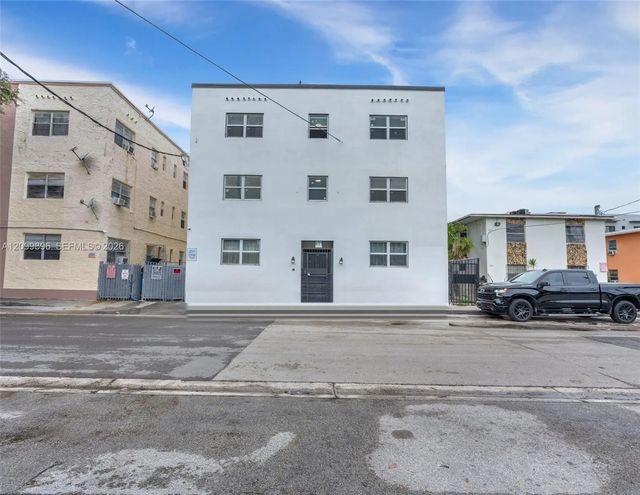 871 Sw 3rd Street, Miami
