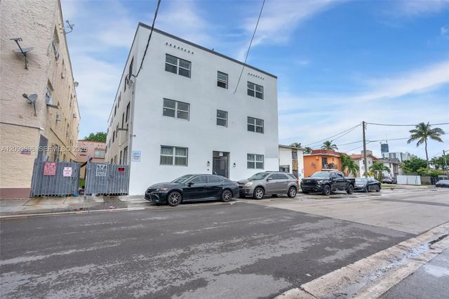 2 of 23 - 871 Sw 3rd Street, Miami, FL