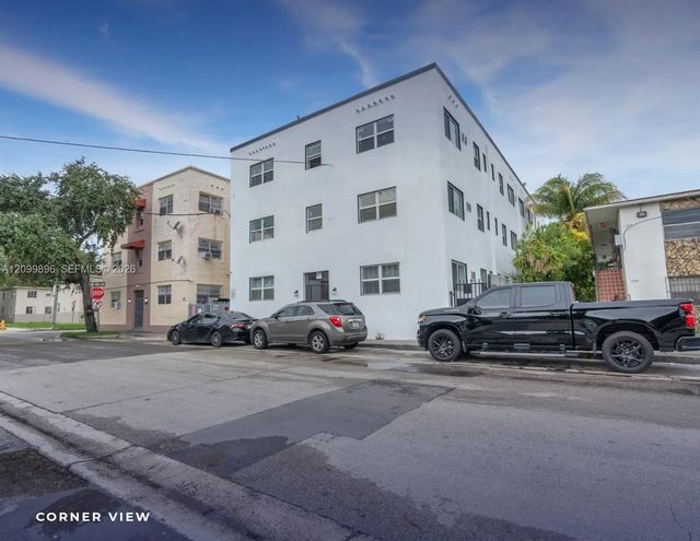 3 of 23 - 871 Sw 3rd Street, Miami, FL