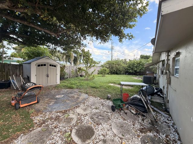 2 of 27 - 406 Philadelphia Drive, Jupiter, FL