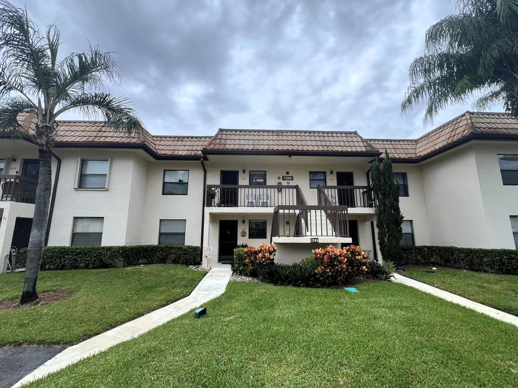 7245 Golf Colony Court #203, Lake Worth