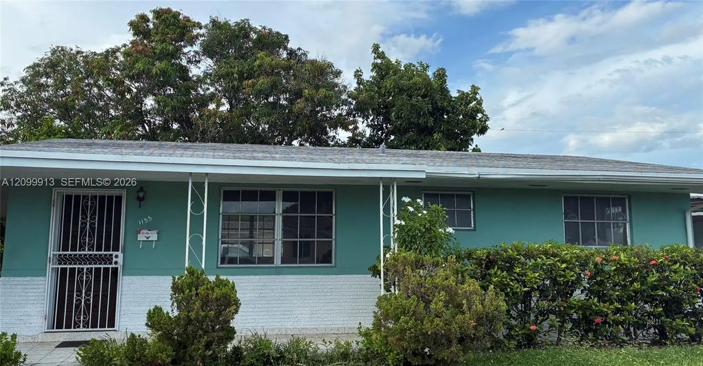 1155 W 33rd Place, Hialeah