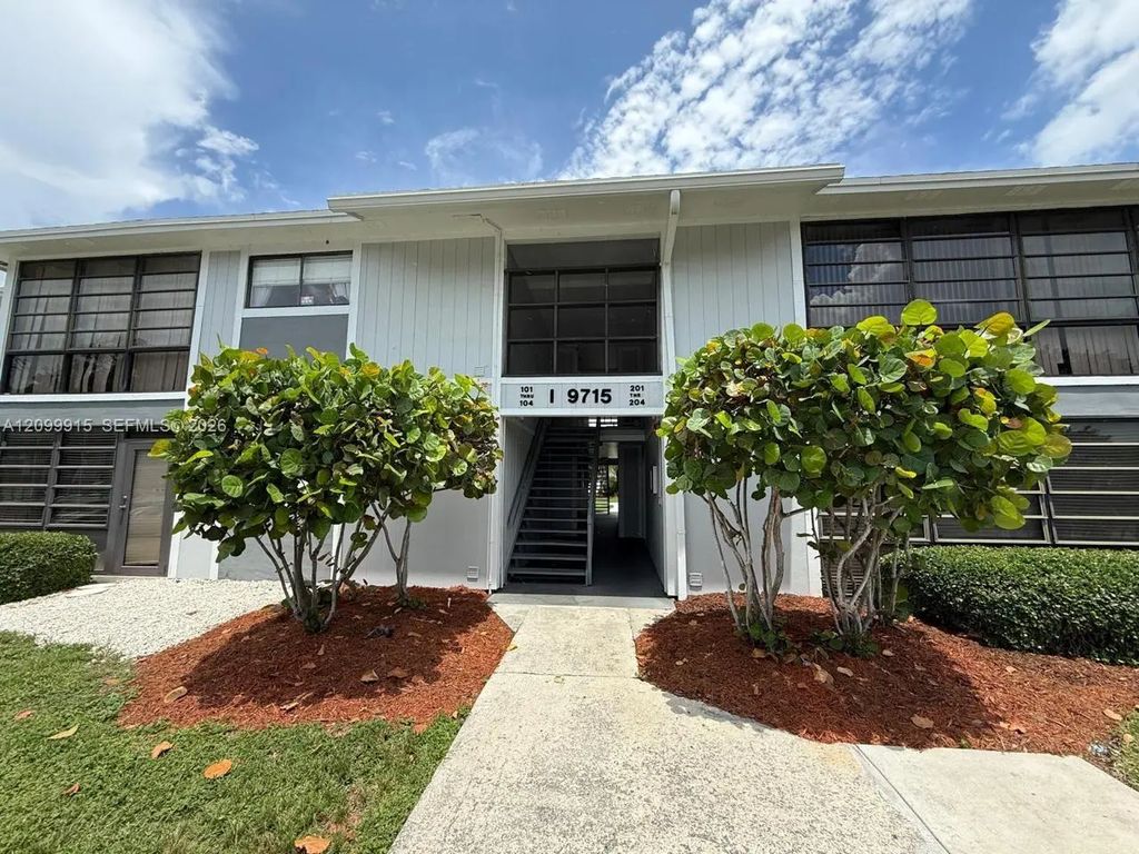 9715 Hammocks Boulevard #102, Miami