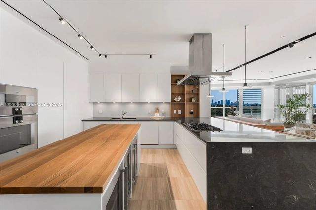 5 of 51 - 4701 N Meridian Avenue #512, Miami Beach, FL