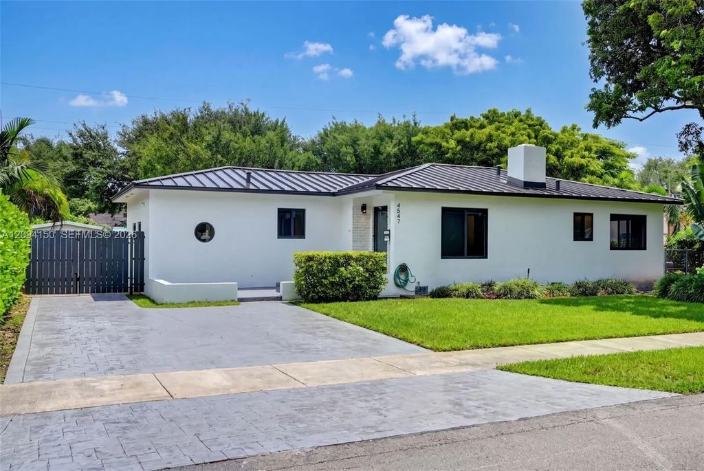 4547 Sw 16th Street, Miami