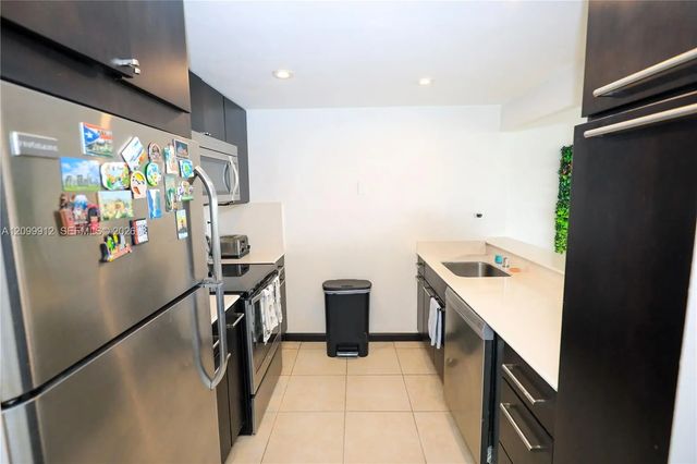5 of 33 - 600 Ne 36th Street #1614, Miami, FL