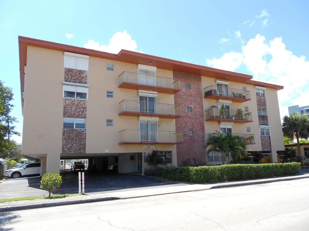 2010 Fillmore Street #303, Hollywood