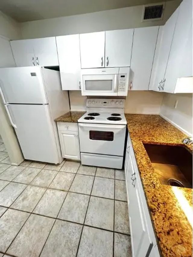 4 of 21 - 6289 Lear Drive #302, Lake Worth, FL