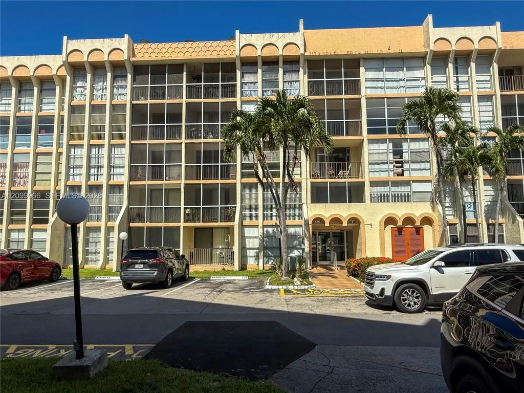 601 Three Islands Boulevard #117, Hallandale Beach