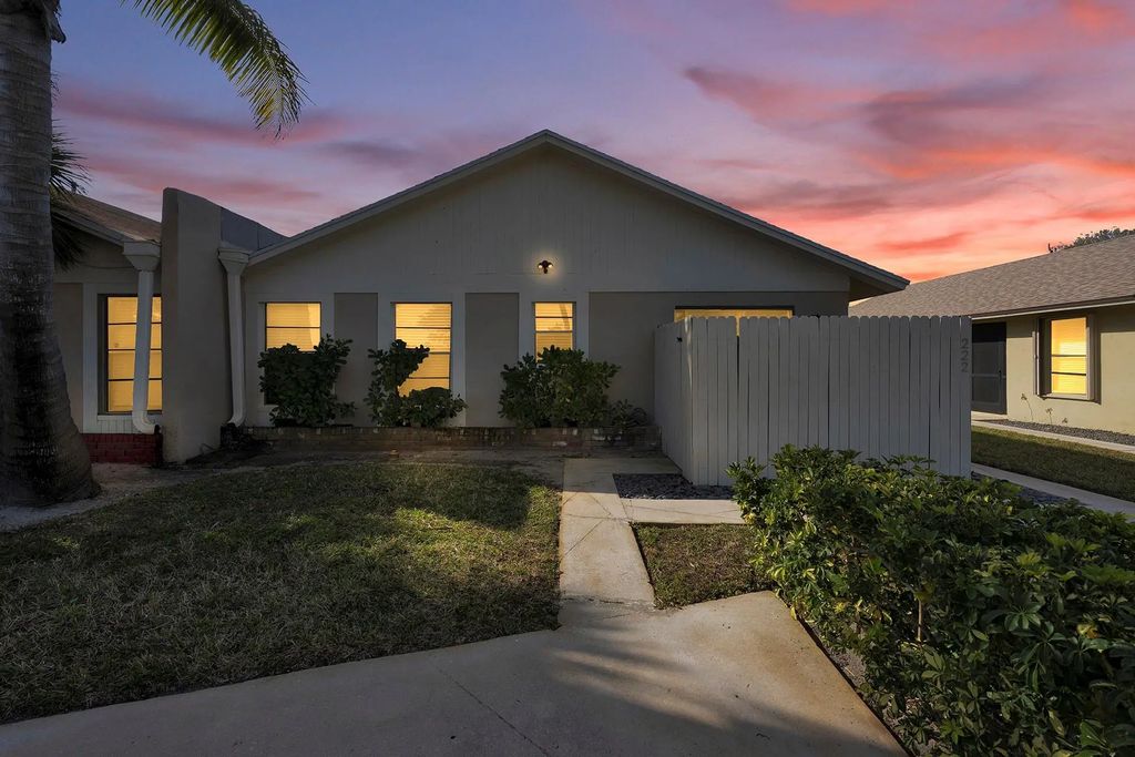 222 Se 1st Circle, Boynton Beach