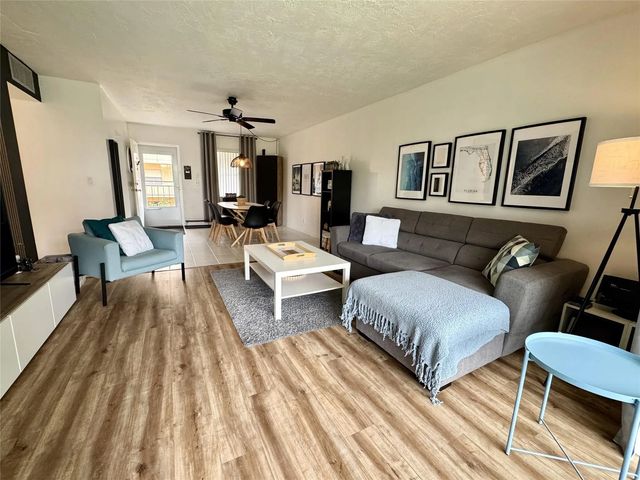 4 of 28 - 2811 Somerset Drive #206, Lauderdale Lakes, FL