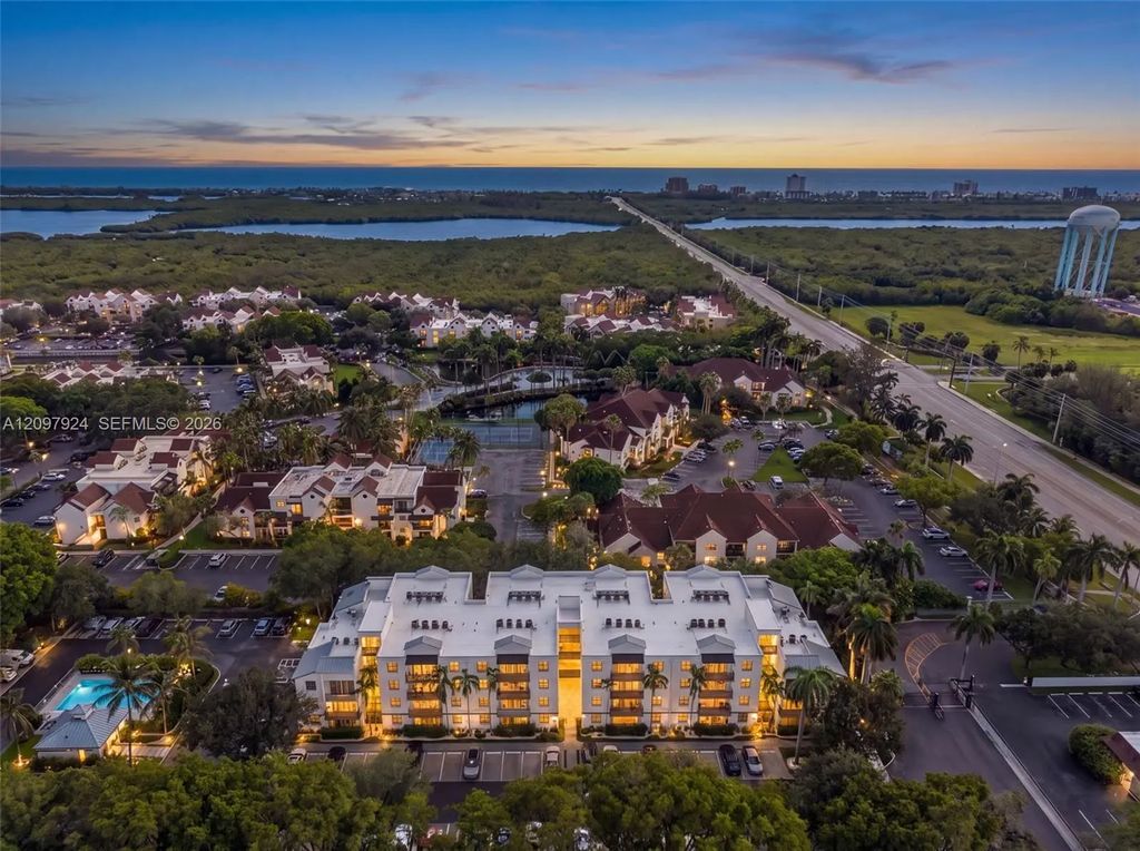 649 E Sheridan Street #203, Dania Beach