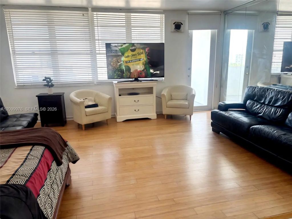 100 Lincoln Road #812, Miami Beach
