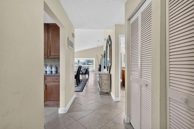 4 of 44 - 2 Stratford Drive E #a, Boynton Beach, FL