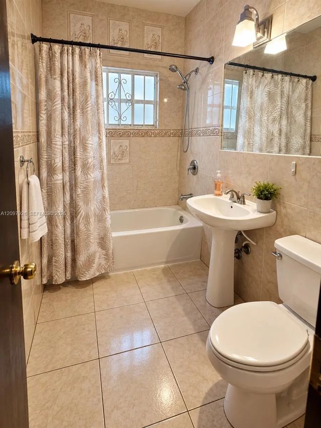 5 of 14 - 15600 Nw 28th Court, Miami Gardens, FL