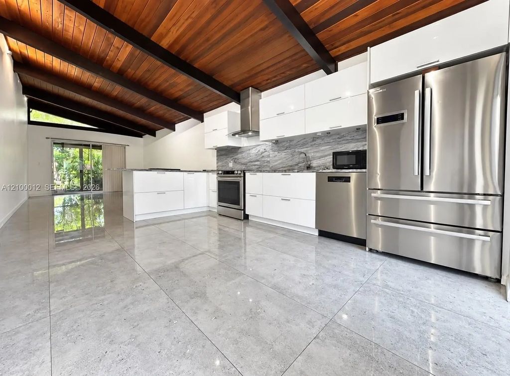 112 Fox Road #2-50, Hollywood