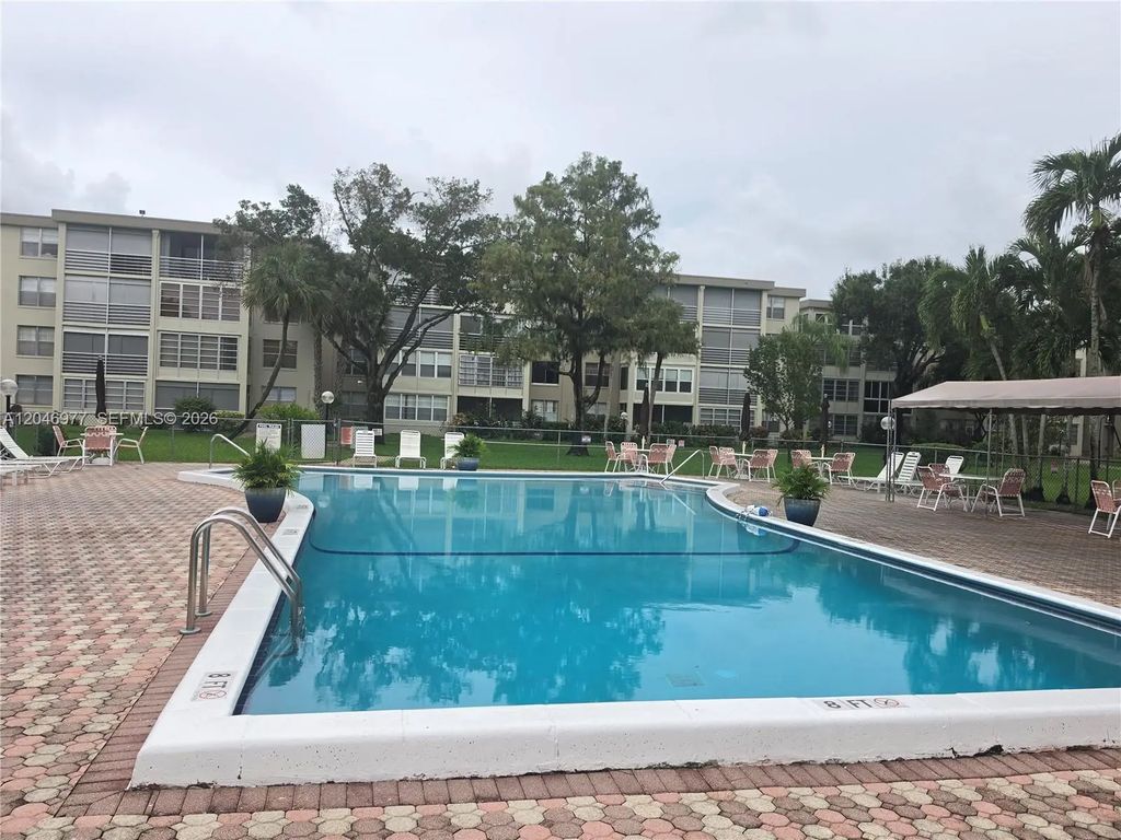 2999 Nw 48th Avenue #240, Lauderdale Lakes