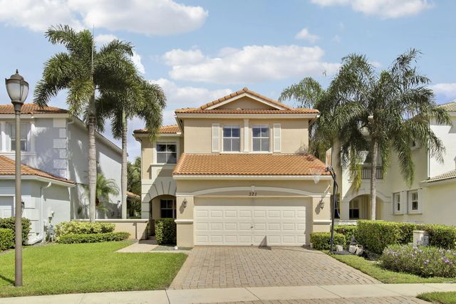 221 Isle Verde Way, Palm Beach Gardens