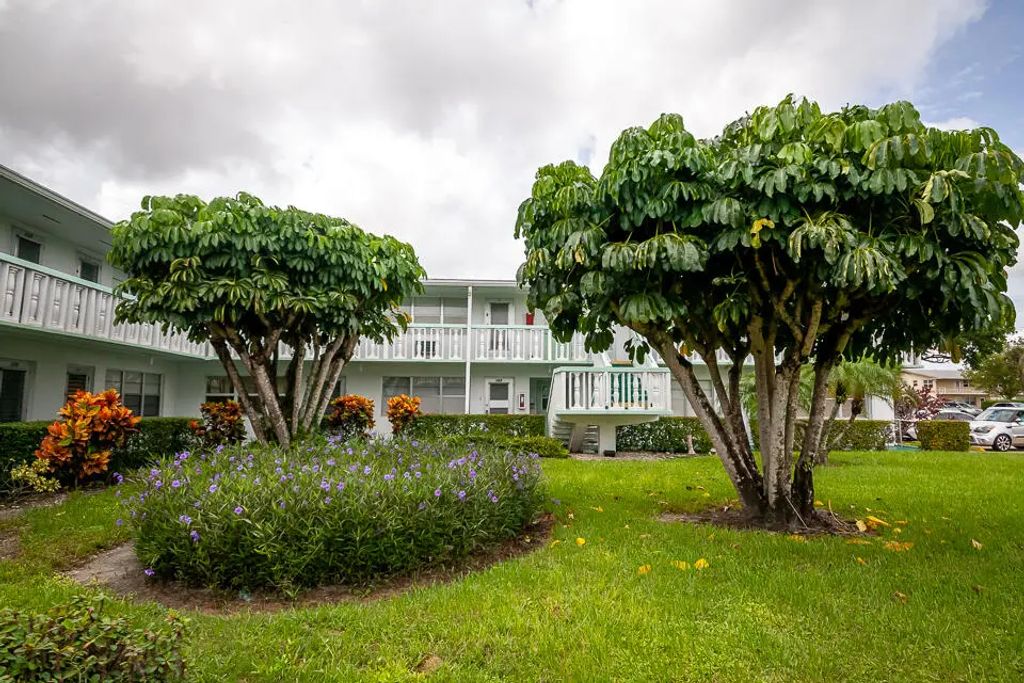 117 Kingswood F #117, West Palm Beach