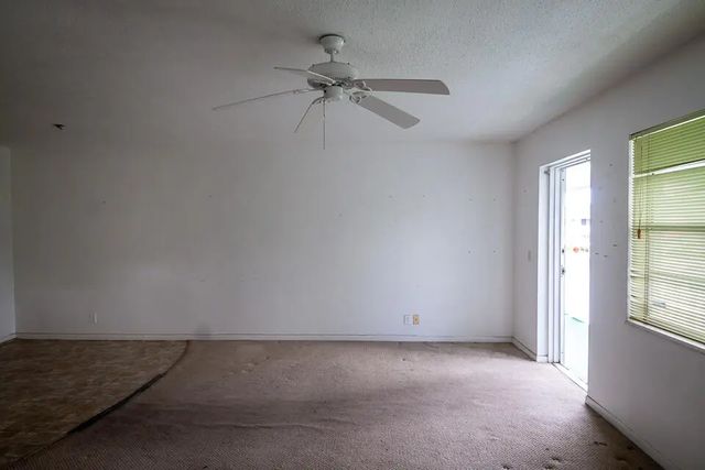 3 of 19 - 117 Kingswood F #117, West Palm Beach, FL