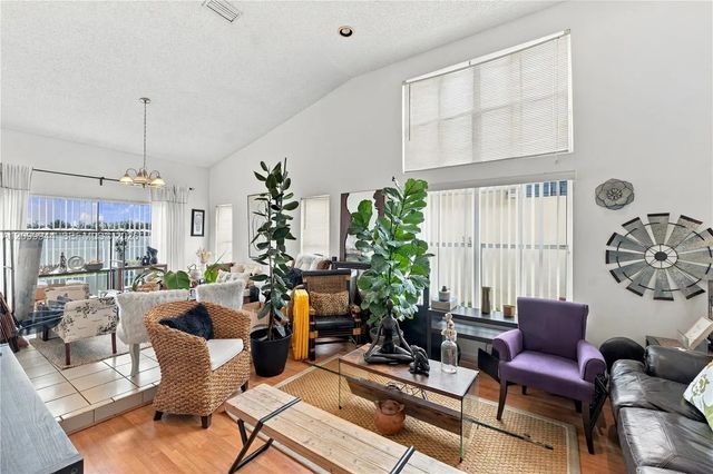 4 of 20 - 762 Nw 123rd Court, Miami, FL