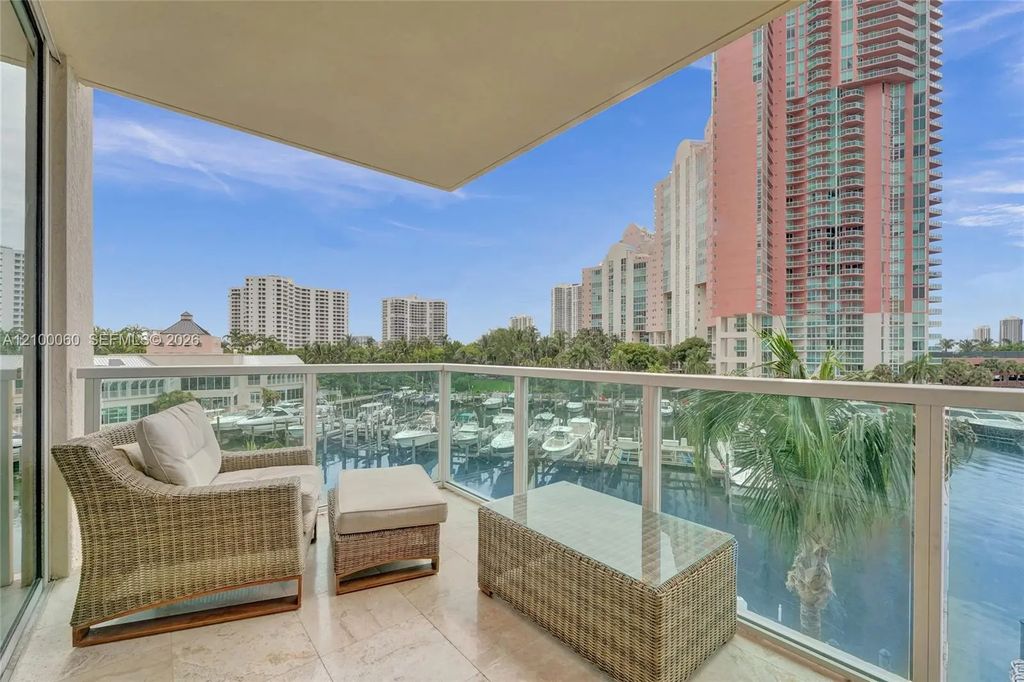 3330 Ne 190th Street #410, Aventura