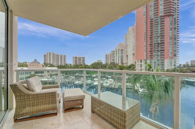 3330 Ne 190th Street #410, Aventura