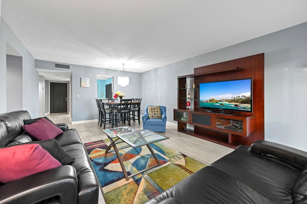 7286 Huntington Lane #402, Delray Beach