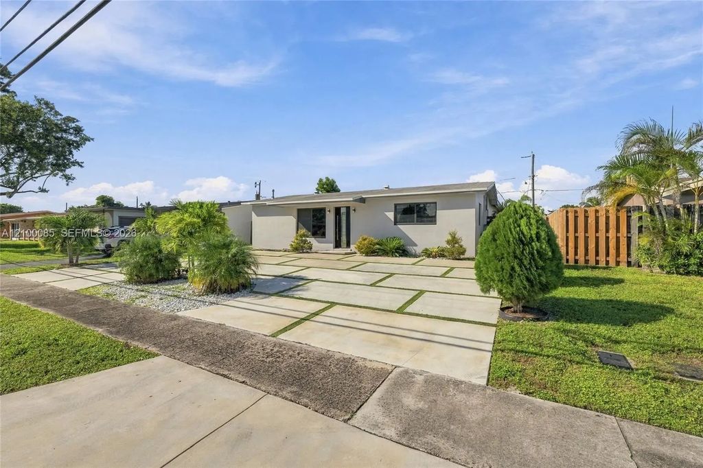 8921 Nw 25th Court, Sunrise