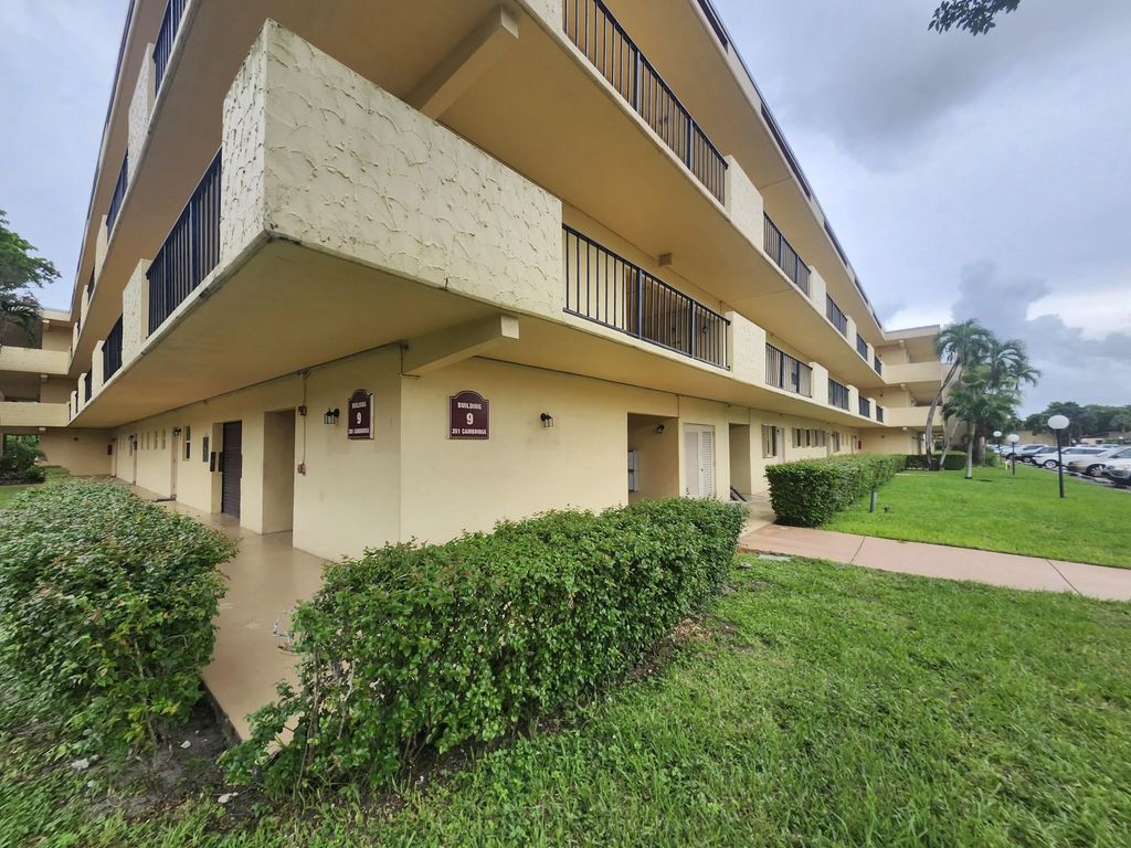 351 Cambridge Road #311, Hollywood