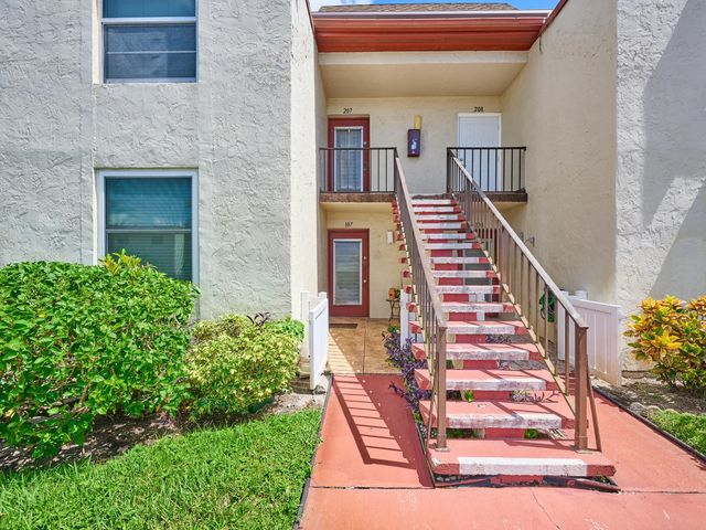 9 Willowbrook Lane #107, Delray Beach