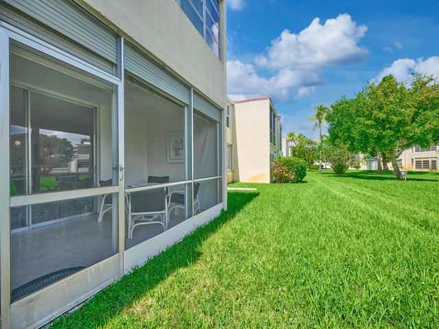 3 of 52 - 9 Willowbrook Lane #107, Delray Beach, FL