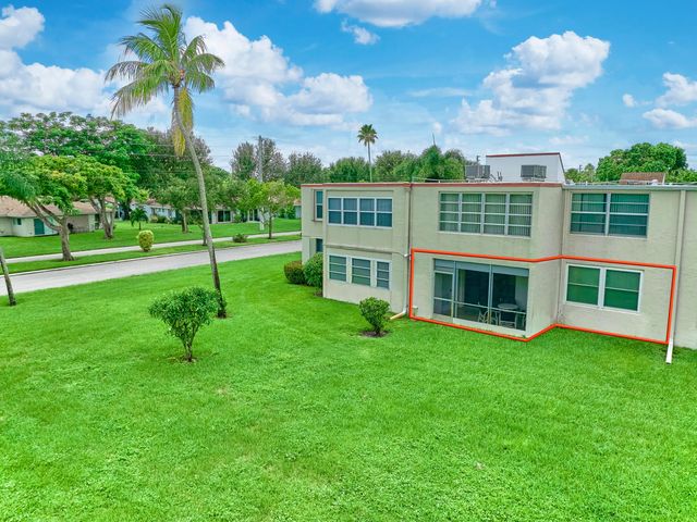 4 of 52 - 9 Willowbrook Lane #107, Delray Beach, FL