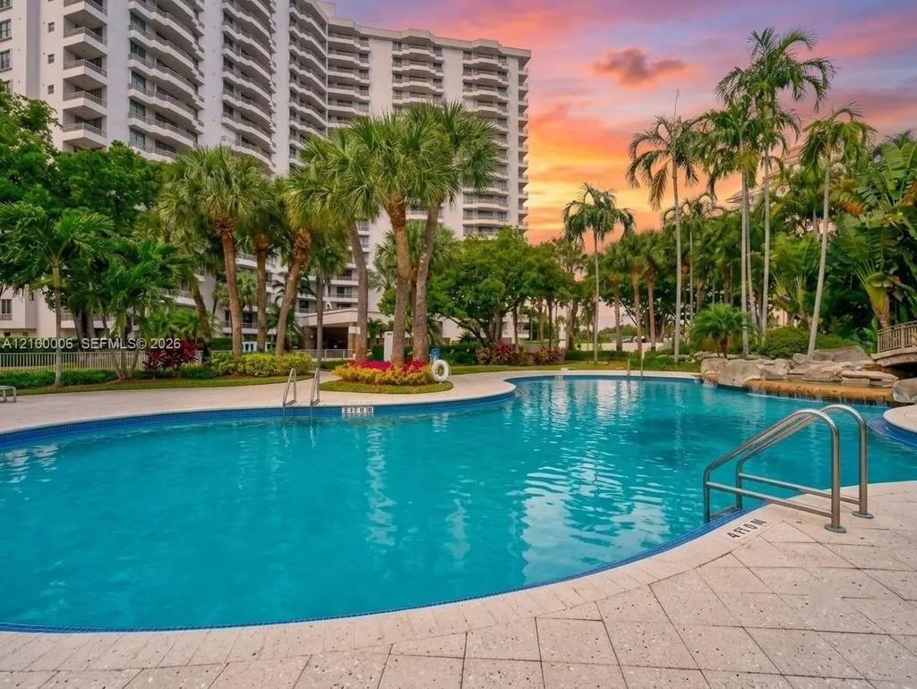 3300 Ne 192nd Street #1612, Aventura