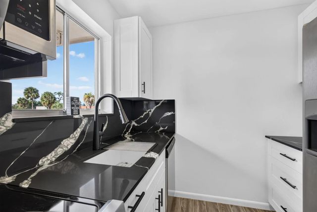 3 of 23 - 6074 Forest Hill Boulevard #201, West Palm Beach, FL