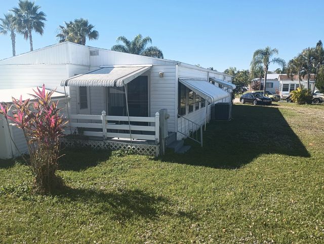 5 of 28 - 12 Universidad Lane, Port St. Lucie, FL
