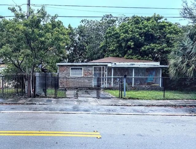 3 of 11 - 1085 Nw 25th Street, Miami, FL