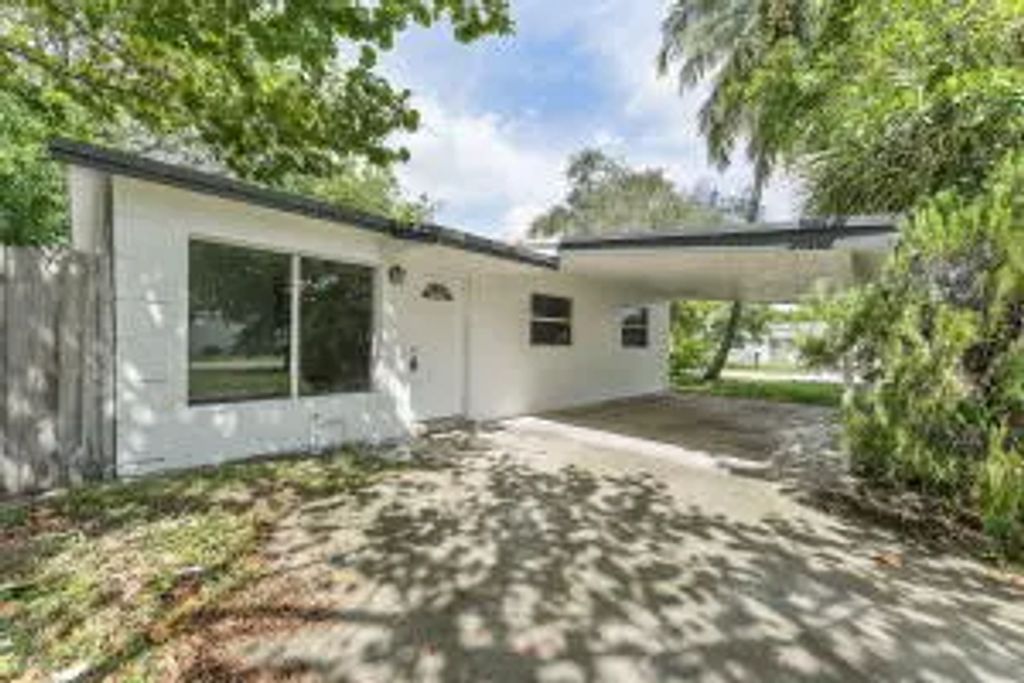 747 Nw 1st Terrace, Deerfield Beach