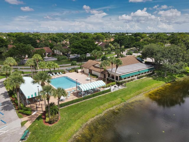 4 of 40 - 7843 Willow Spring Drive #615, Lake Worth, FL