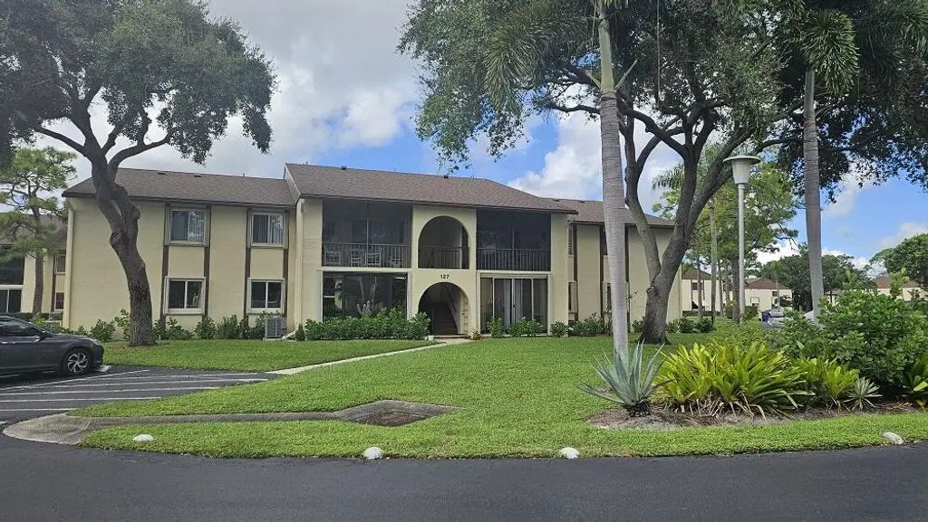 127 Lake Pine Circle #a-2, Greenacres
