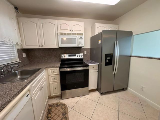 3 of 32 - 9660 Sunrise Lakes Boulevard #202, Sunrise, FL