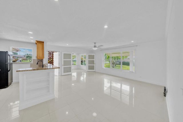 3 of 59 - 1360 Se High Point Way Se #a, Delray Beach, FL