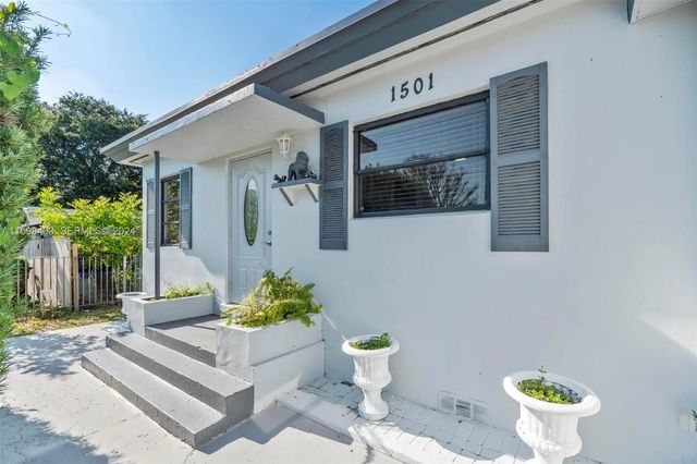 3 of 26 - 1501 N 18th Avenue N, Lake Worth Beach, FL