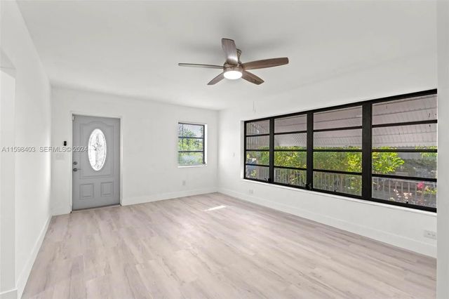 5 of 26 - 1501 N 18th Avenue N, Lake Worth Beach, FL
