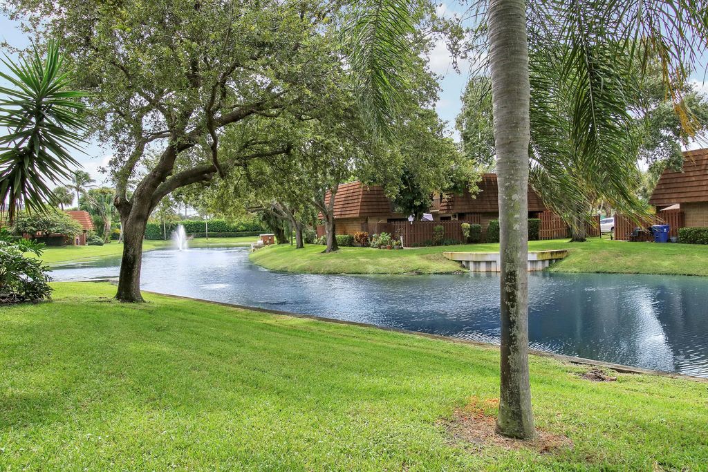 825 Center Street #30b, Jupiter